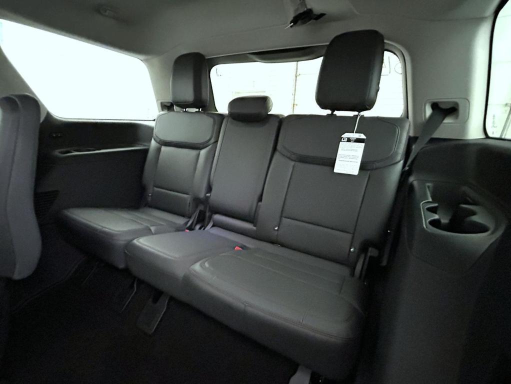 new 2025 Ford Expedition car, priced at $70,504
