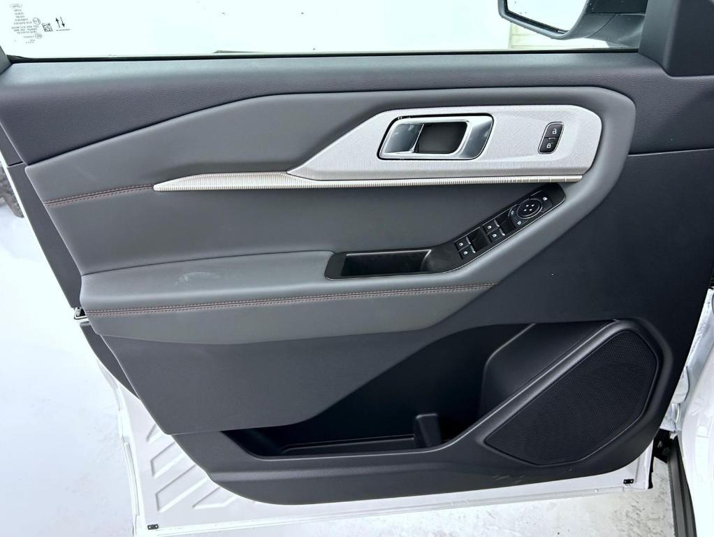 new 2025 Ford Explorer car, priced at $37,814