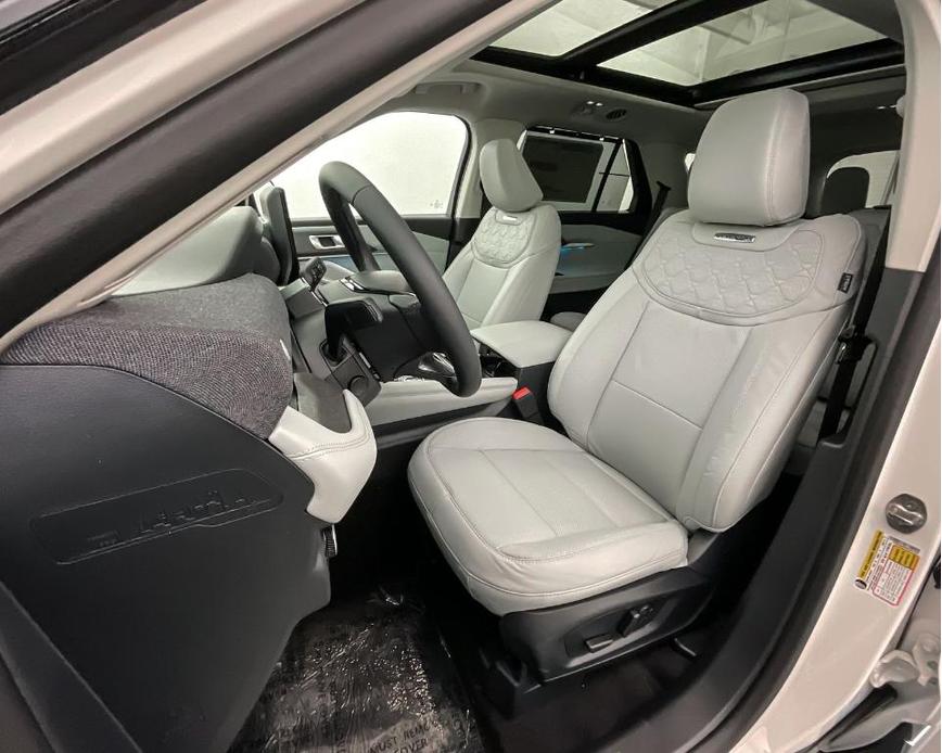 new 2025 Ford Explorer car, priced at $57,814