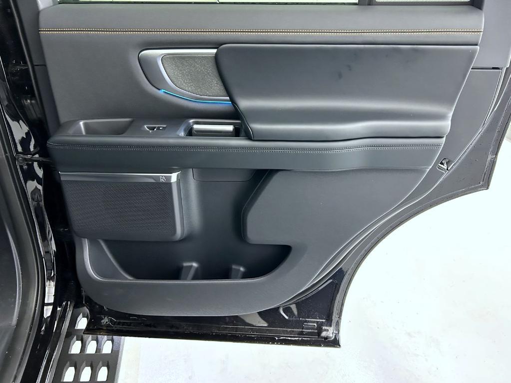 new 2025 Ford Expedition car, priced at $82,324