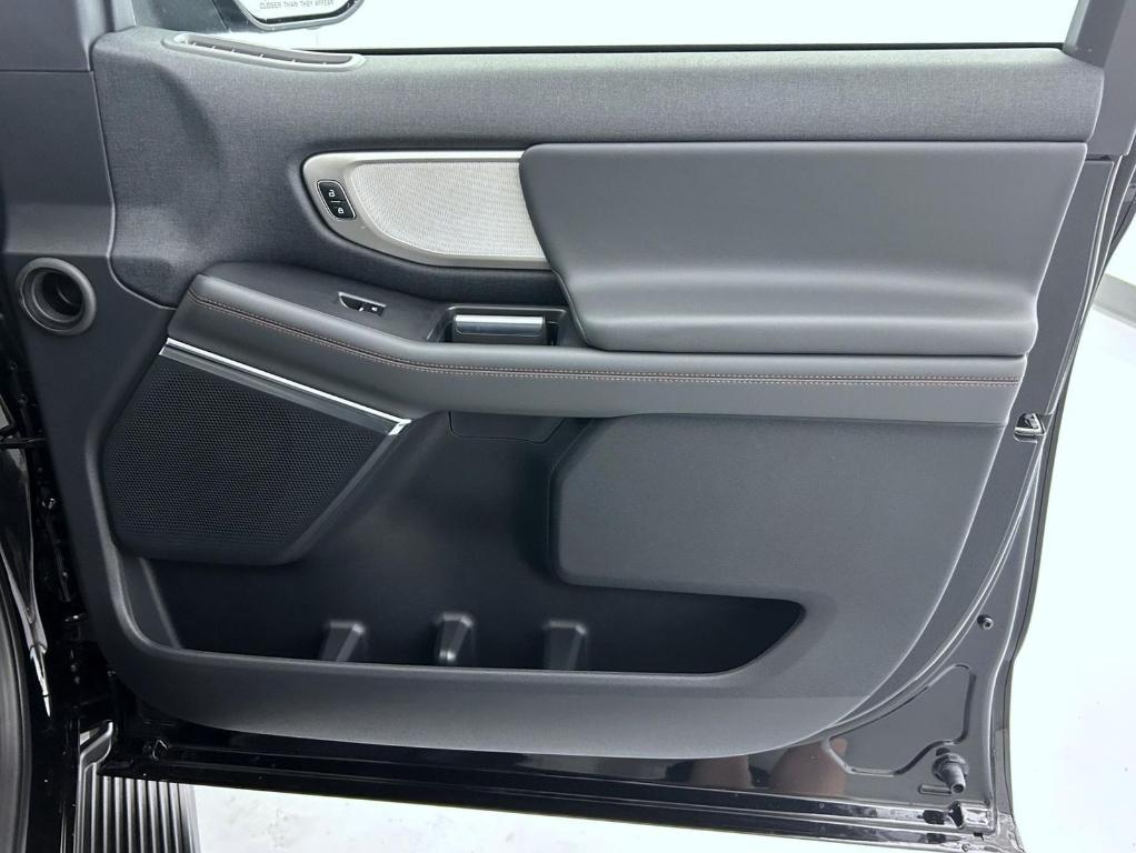 new 2025 Ford Expedition car, priced at $69,254