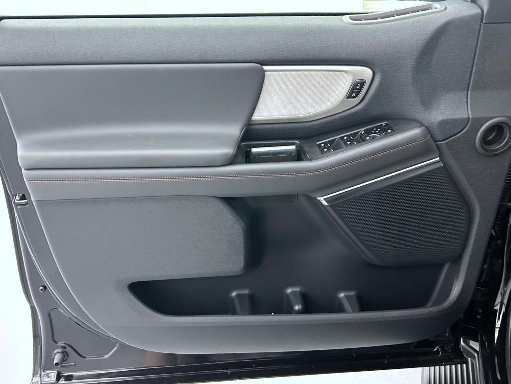 new 2025 Ford Expedition car, priced at $69,254