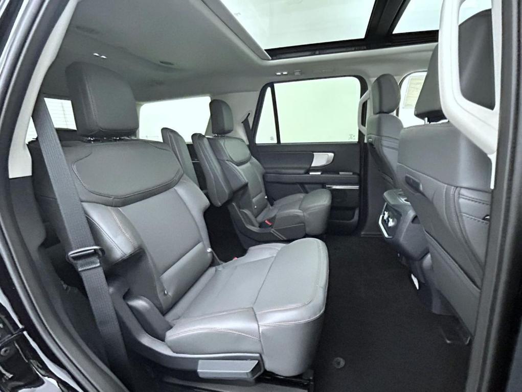 new 2025 Ford Expedition car, priced at $69,254