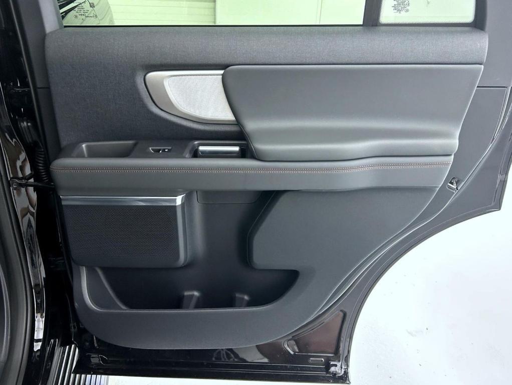new 2025 Ford Expedition car, priced at $69,254