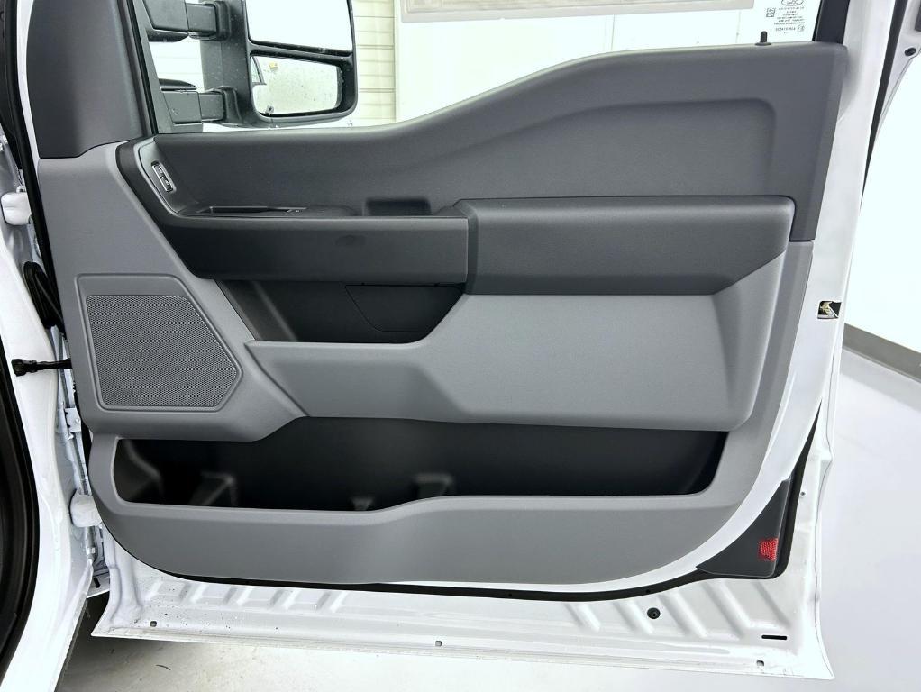 new 2025 Ford F-250 car, priced at $48,654