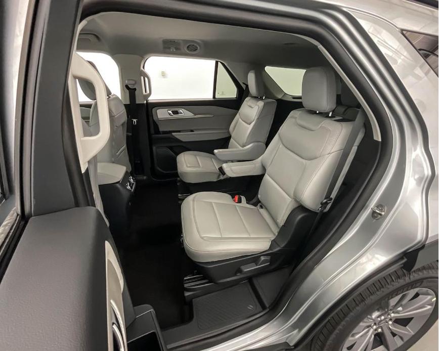 new 2025 Ford Explorer car, priced at $47,404