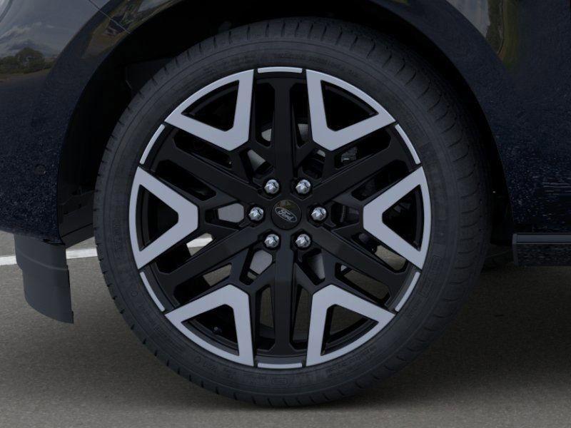 new 2025 Ford Expedition car, priced at $92,039