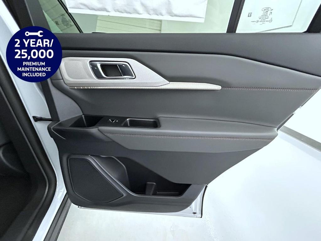 new 2025 Ford Explorer car, priced at $39,365
