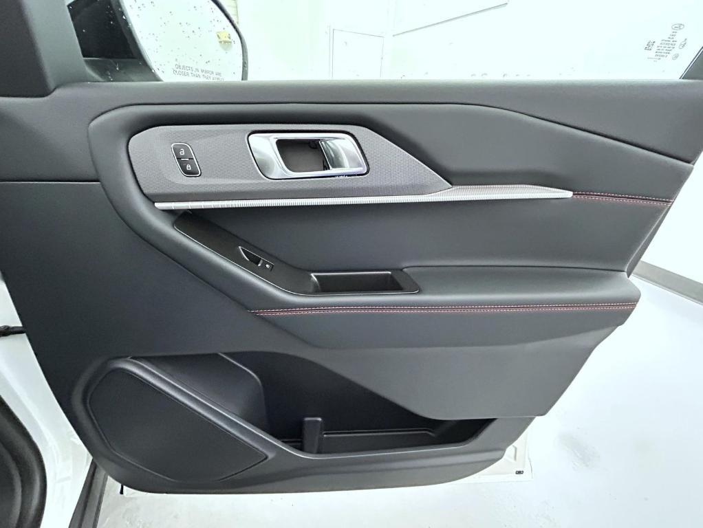 new 2025 Ford Explorer car, priced at $46,477