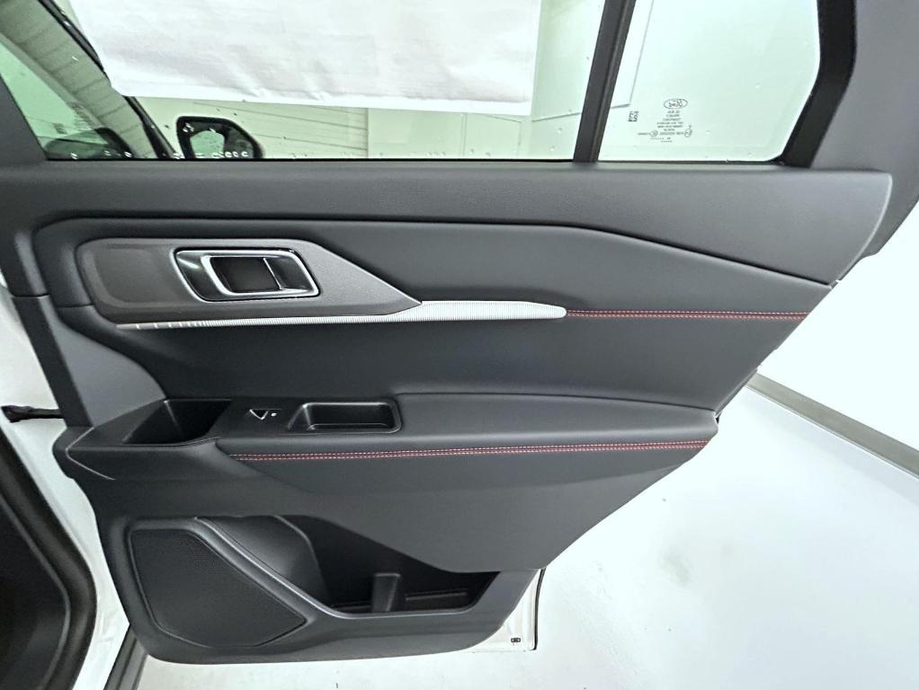new 2025 Ford Explorer car, priced at $46,477