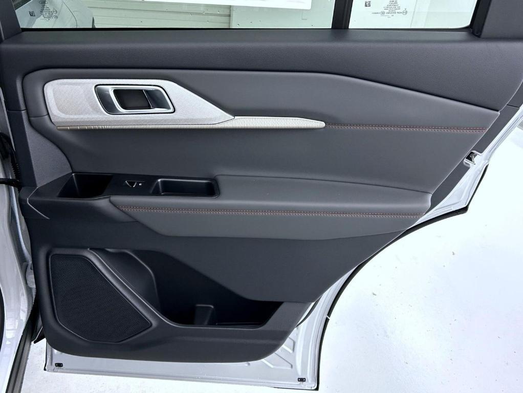 new 2025 Ford Explorer car, priced at $41,366