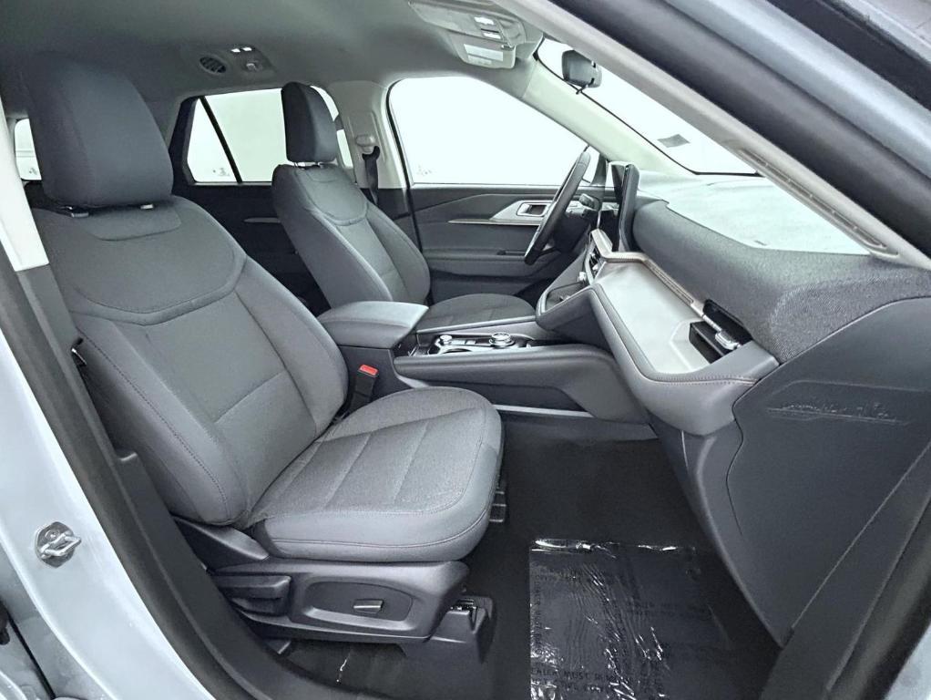 new 2025 Ford Explorer car, priced at $41,366