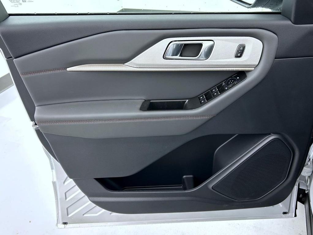 new 2025 Ford Explorer car, priced at $41,366