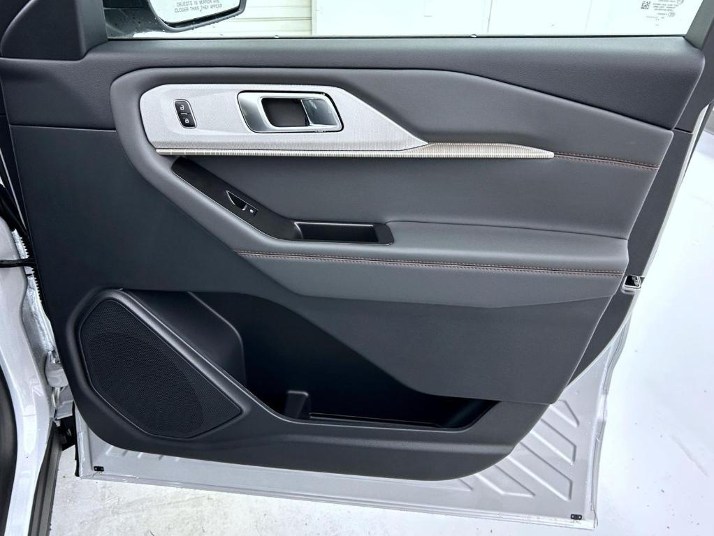new 2025 Ford Explorer car, priced at $41,366