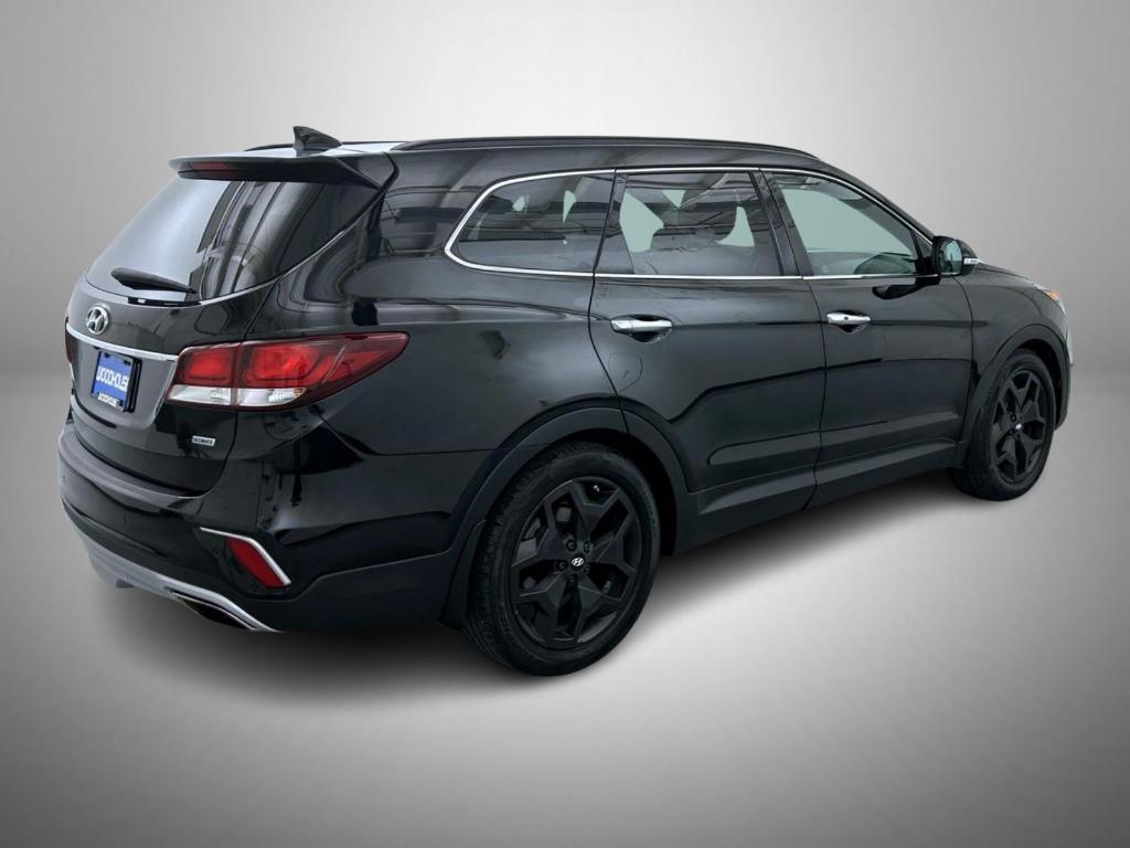 used 2018 Hyundai Santa Fe car, priced at $15,588