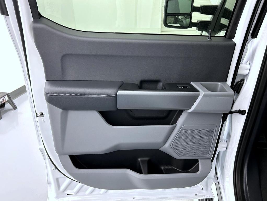 new 2025 Ford F-250 car, priced at $64,819