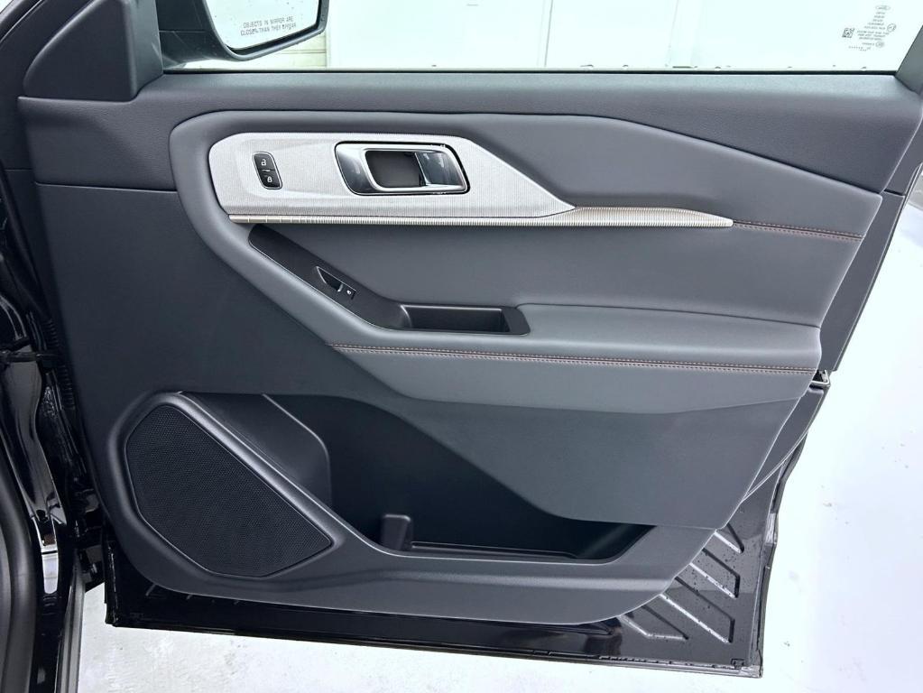 new 2025 Ford Explorer car, priced at $39,366