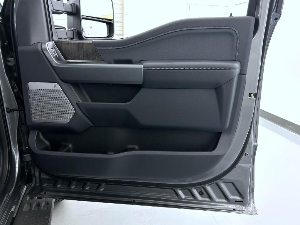 new 2025 Ford F-250 car, priced at $82,549