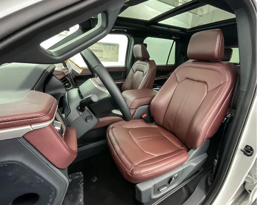 new 2024 Ford Expedition car, priced at $71,694