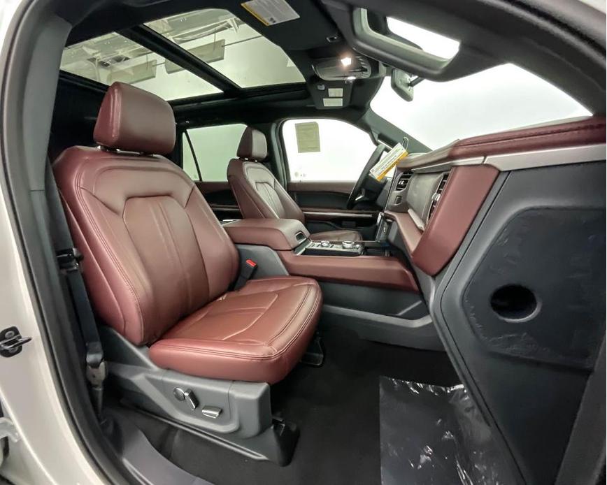 new 2024 Ford Expedition car, priced at $71,694