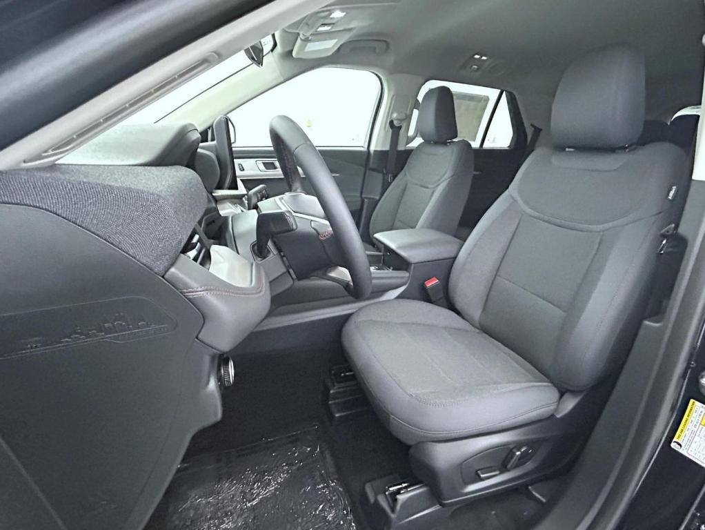 new 2025 Ford Explorer car, priced at $39,366