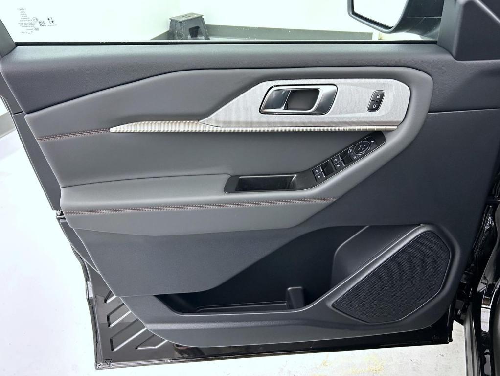 new 2025 Ford Explorer car, priced at $39,366