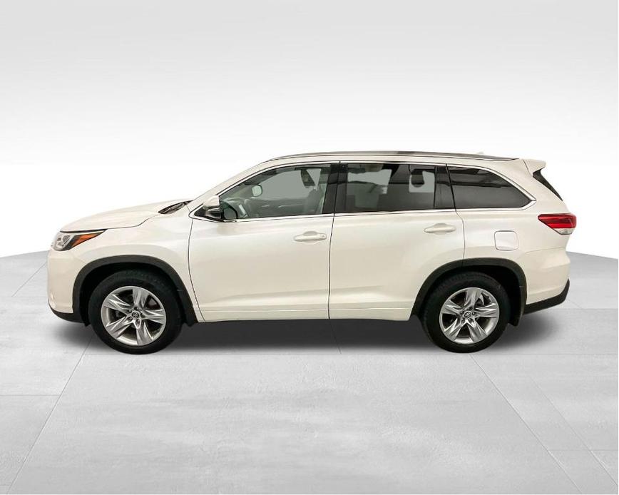 used 2018 Toyota Highlander car, priced at $26,194