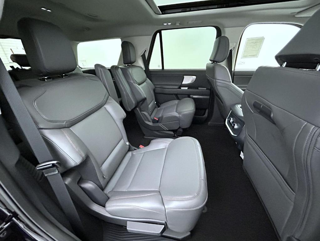new 2025 Ford Expedition car, priced at $72,029