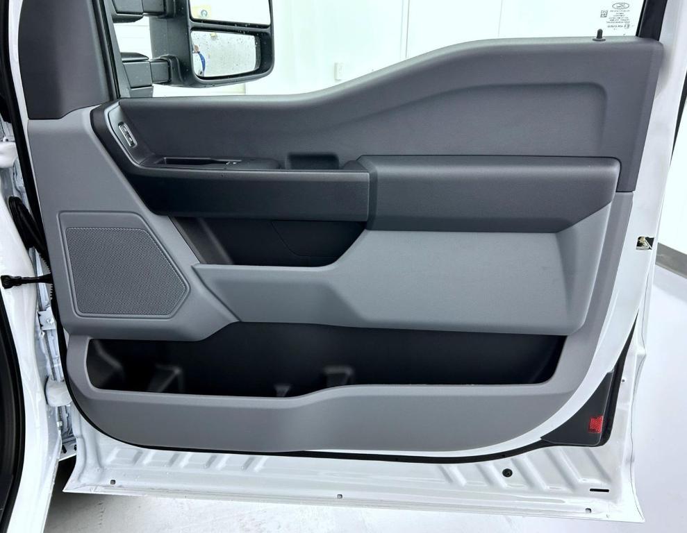 new 2025 Ford F-350 car, priced at $49,944
