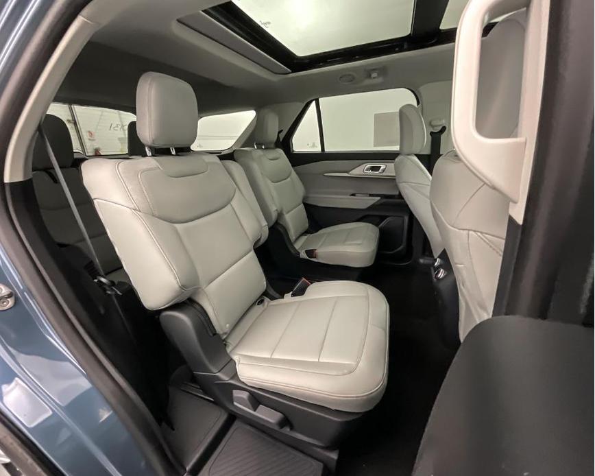 new 2025 Ford Explorer car, priced at $49,594