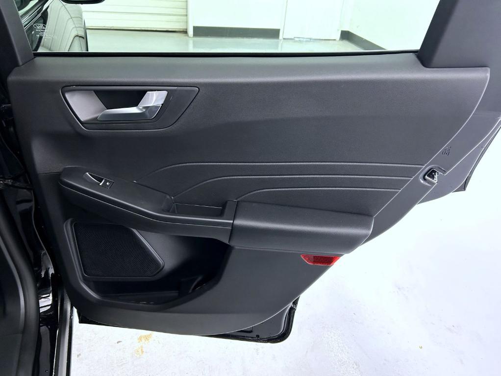 new 2025 Ford Escape car, priced at $31,552