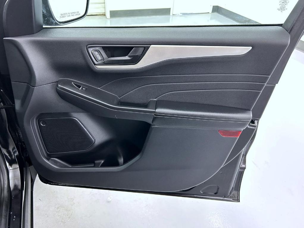 used 2022 Ford Escape car, priced at $25,621