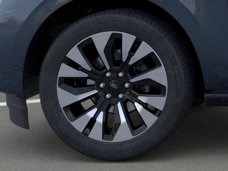 new 2025 Ford Expedition car, priced at $78,947