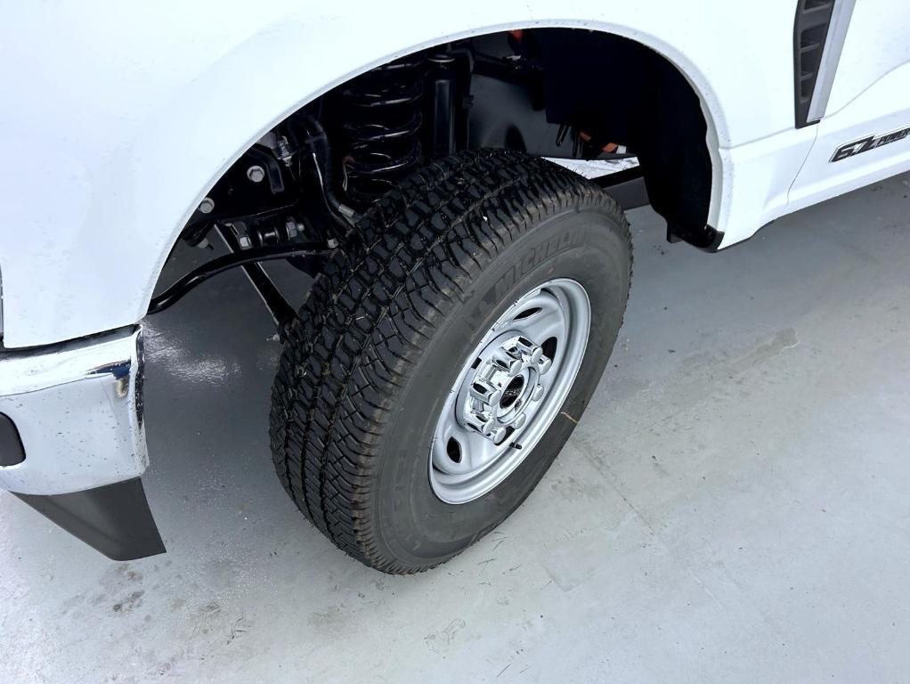 new 2025 Ford F-350 car, priced at $57,774