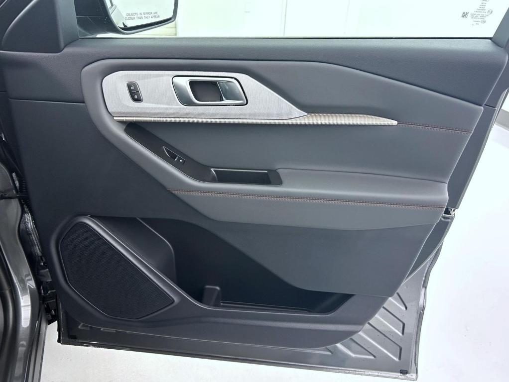 new 2025 Ford Explorer car, priced at $43,984