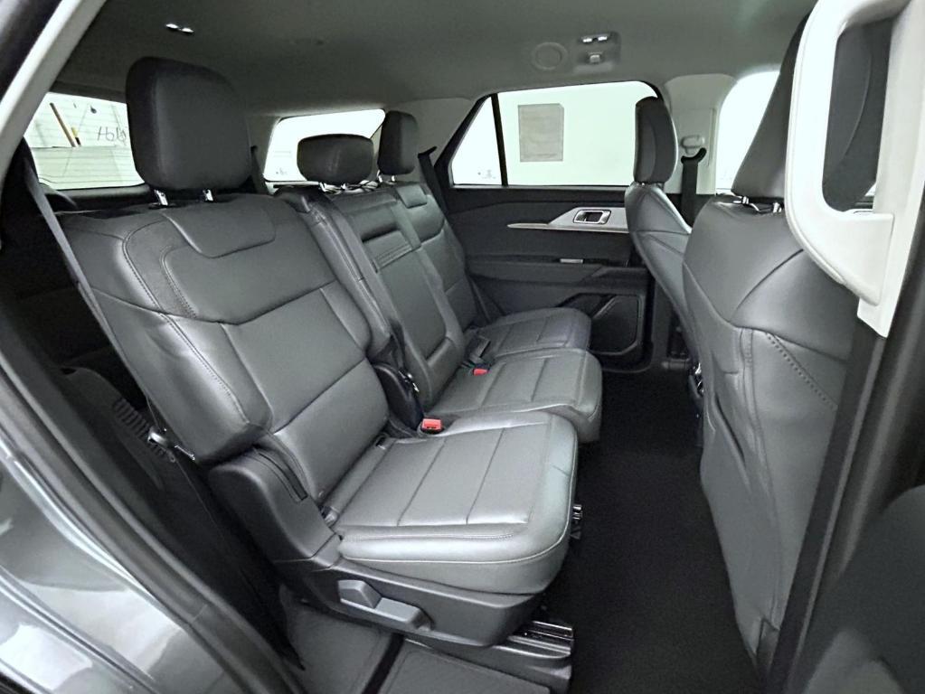 new 2025 Ford Explorer car, priced at $43,984