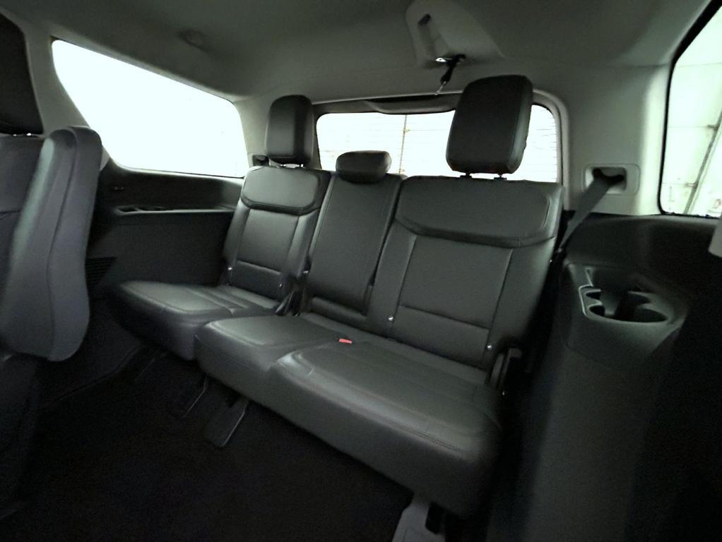 new 2025 Ford Expedition car, priced at $67,718