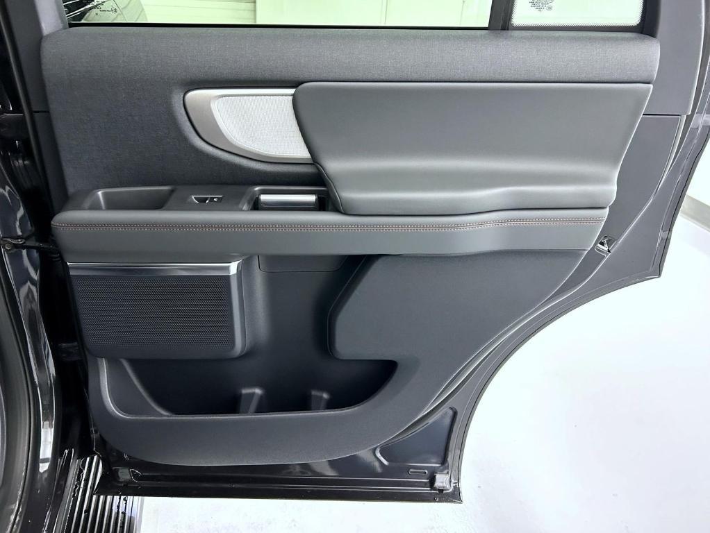 new 2025 Ford Expedition car, priced at $67,718
