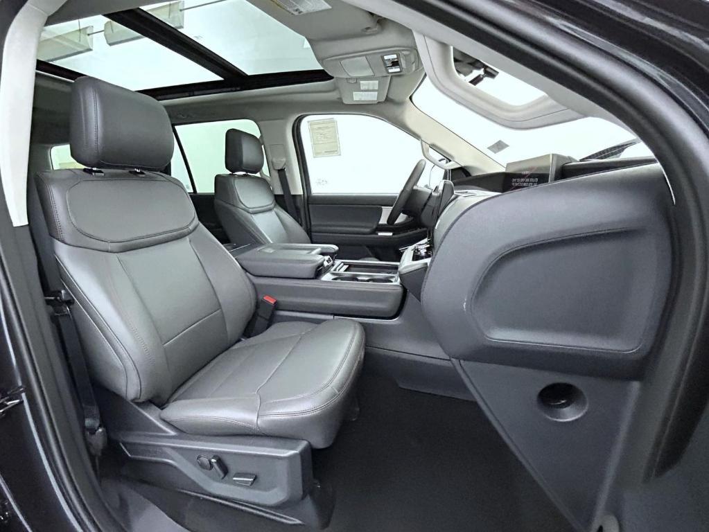 new 2025 Ford Expedition car, priced at $67,718