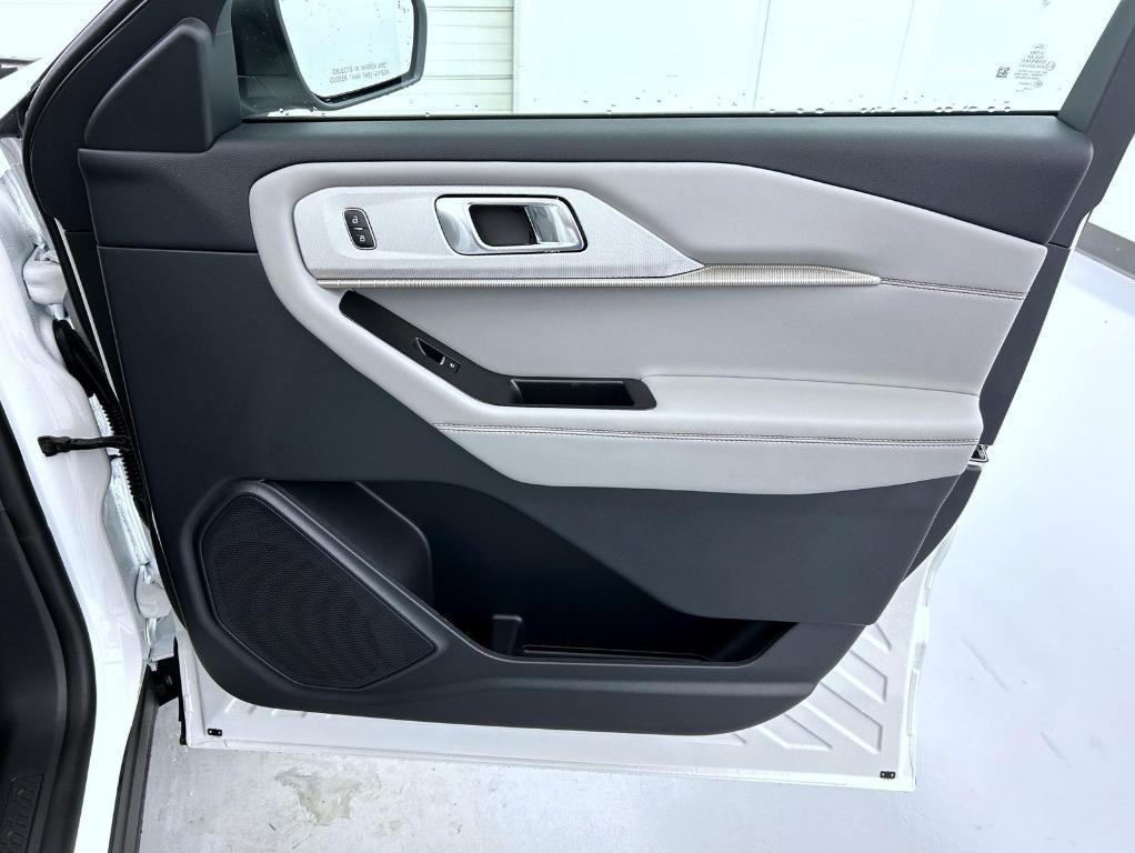 new 2025 Ford Explorer car, priced at $44,115