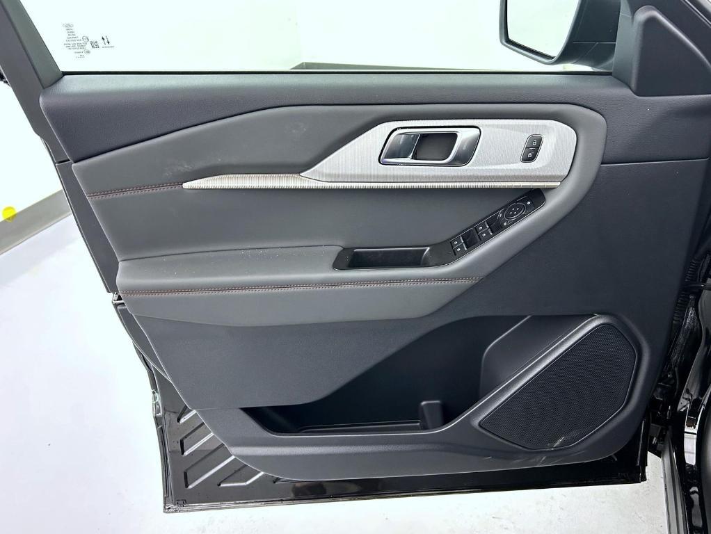 new 2025 Ford Explorer car, priced at $38,381