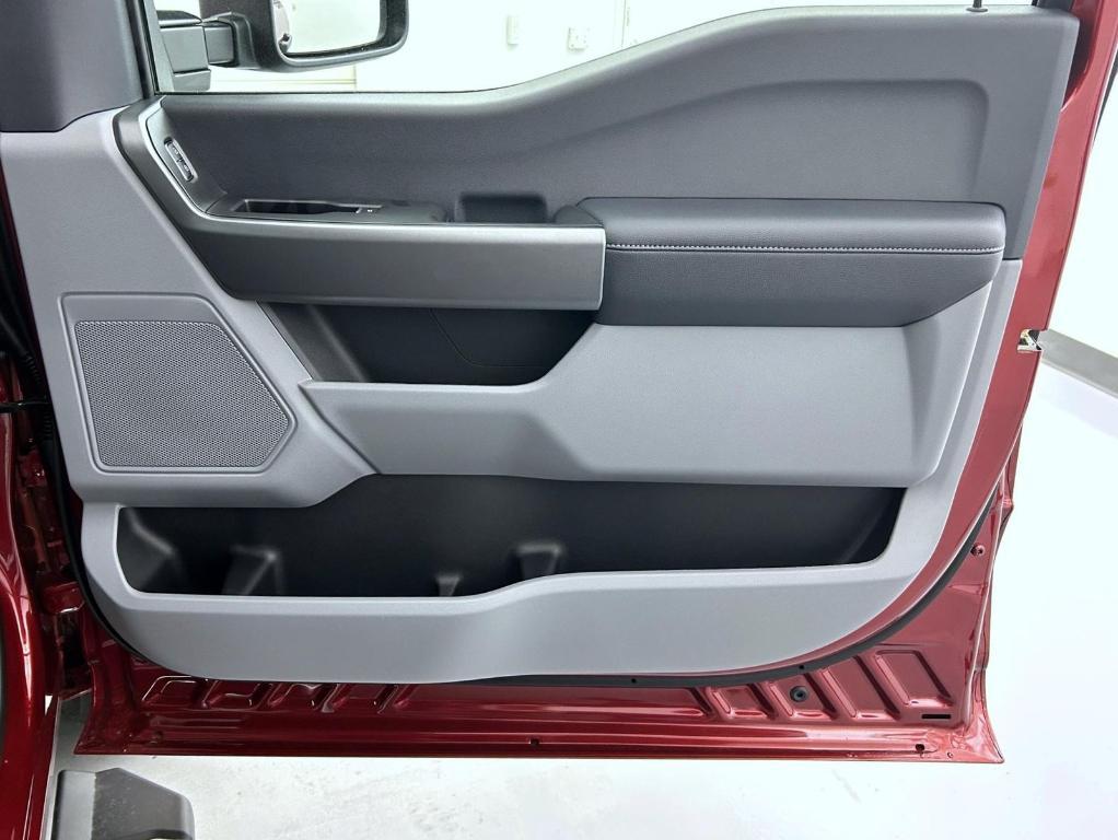 new 2025 Ford F-250 car, priced at $65,614