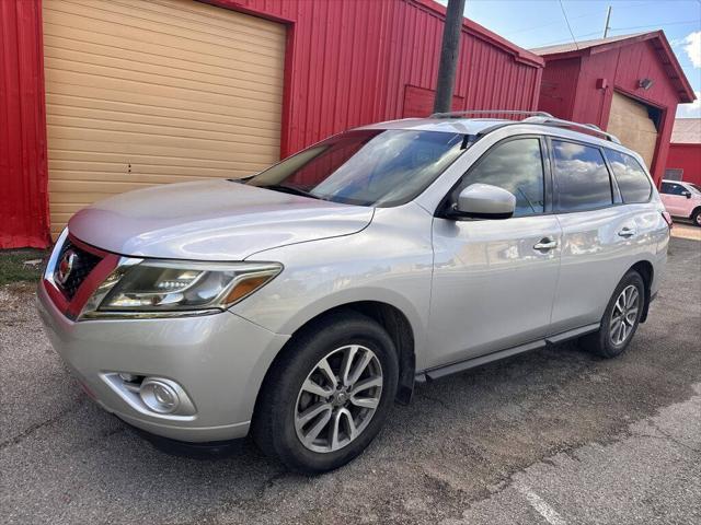 used 2014 Nissan Pathfinder car, priced at $10,499