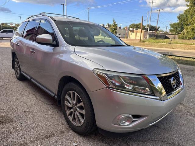 used 2014 Nissan Pathfinder car, priced at $10,499