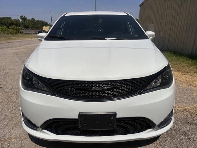 used 2020 Chrysler Pacifica car, priced at $18,499