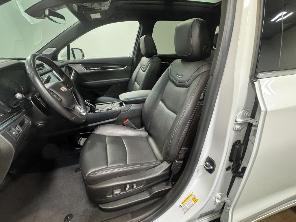used 2021 Cadillac XT6 car, priced at $36,322