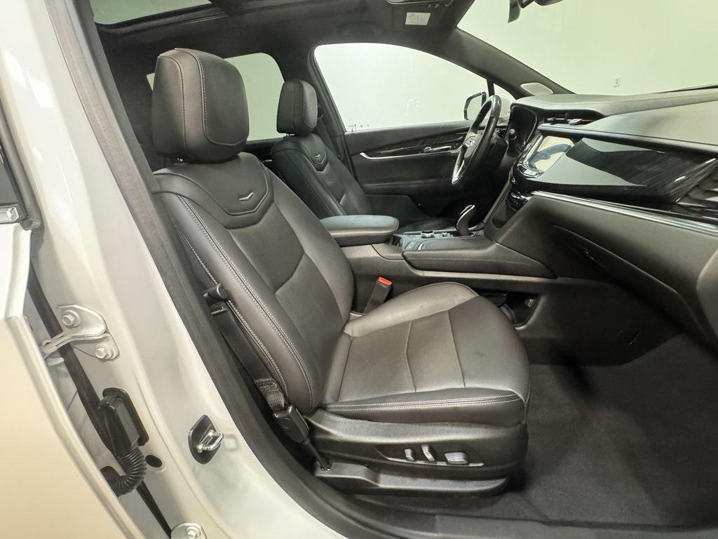 used 2021 Cadillac XT6 car, priced at $36,322
