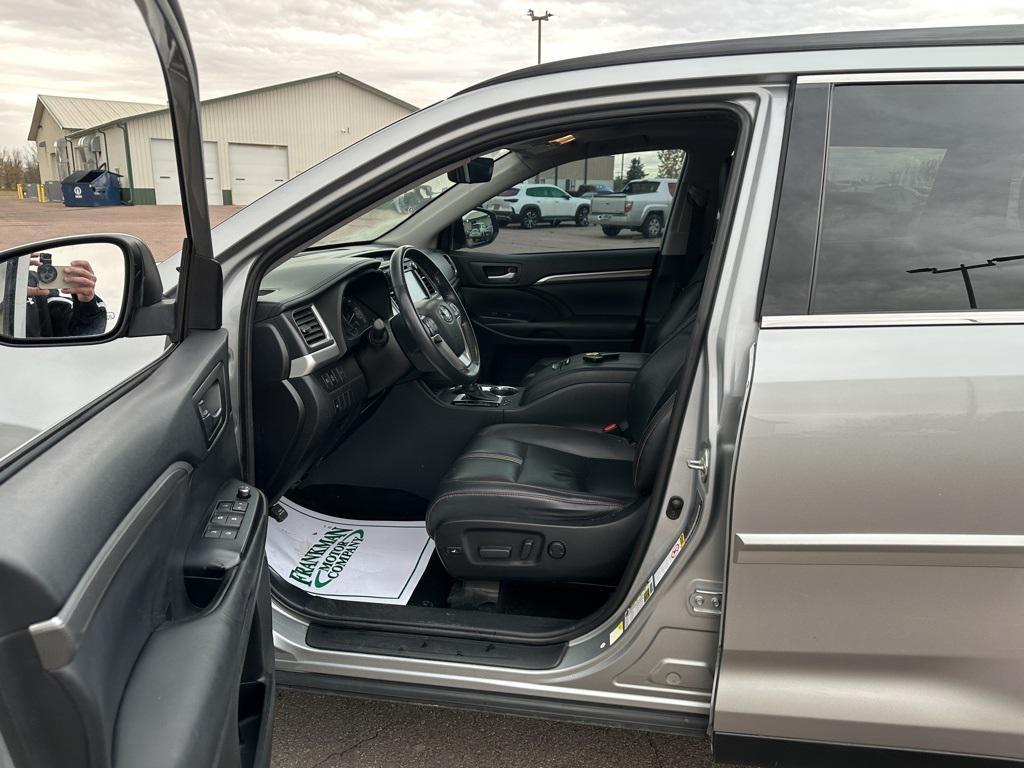 used 2019 Toyota Highlander car, priced at $22,750