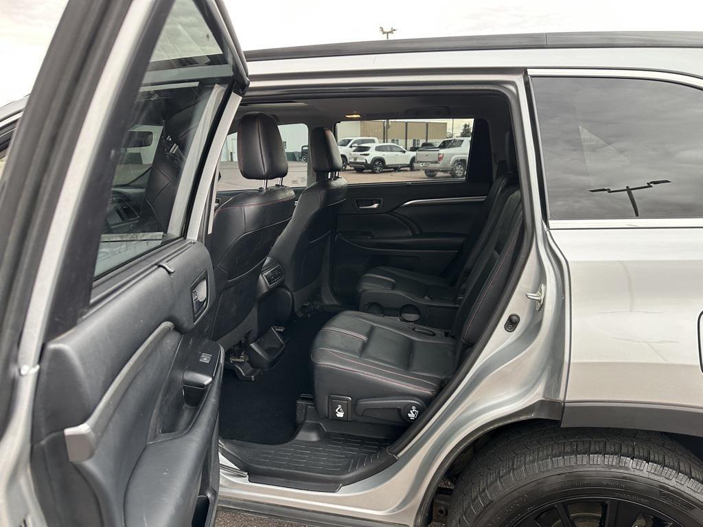 used 2019 Toyota Highlander car, priced at $22,750