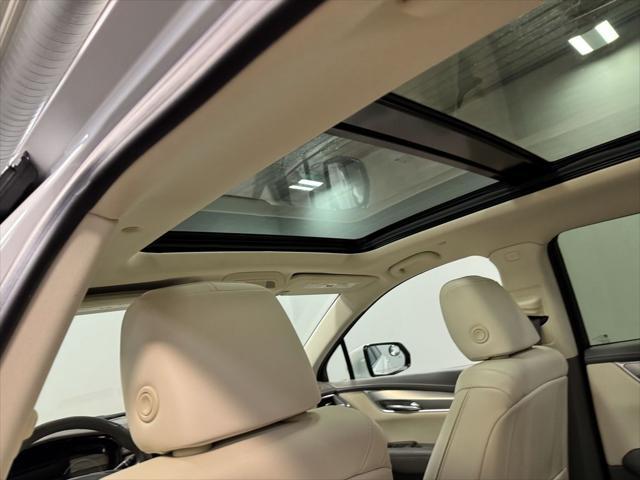 used 2022 Cadillac XT5 car, priced at $37,413